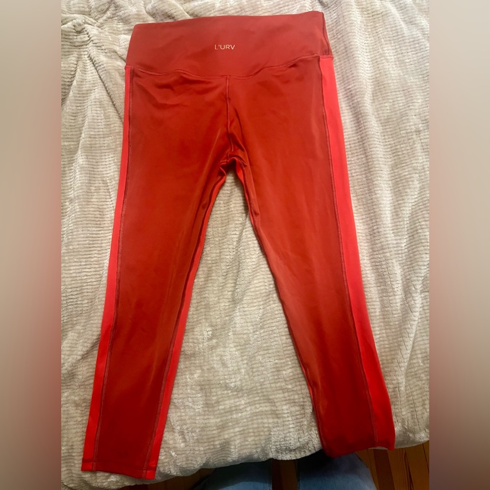 L’urv (Carbon 38) designer Leggings. Red. XL